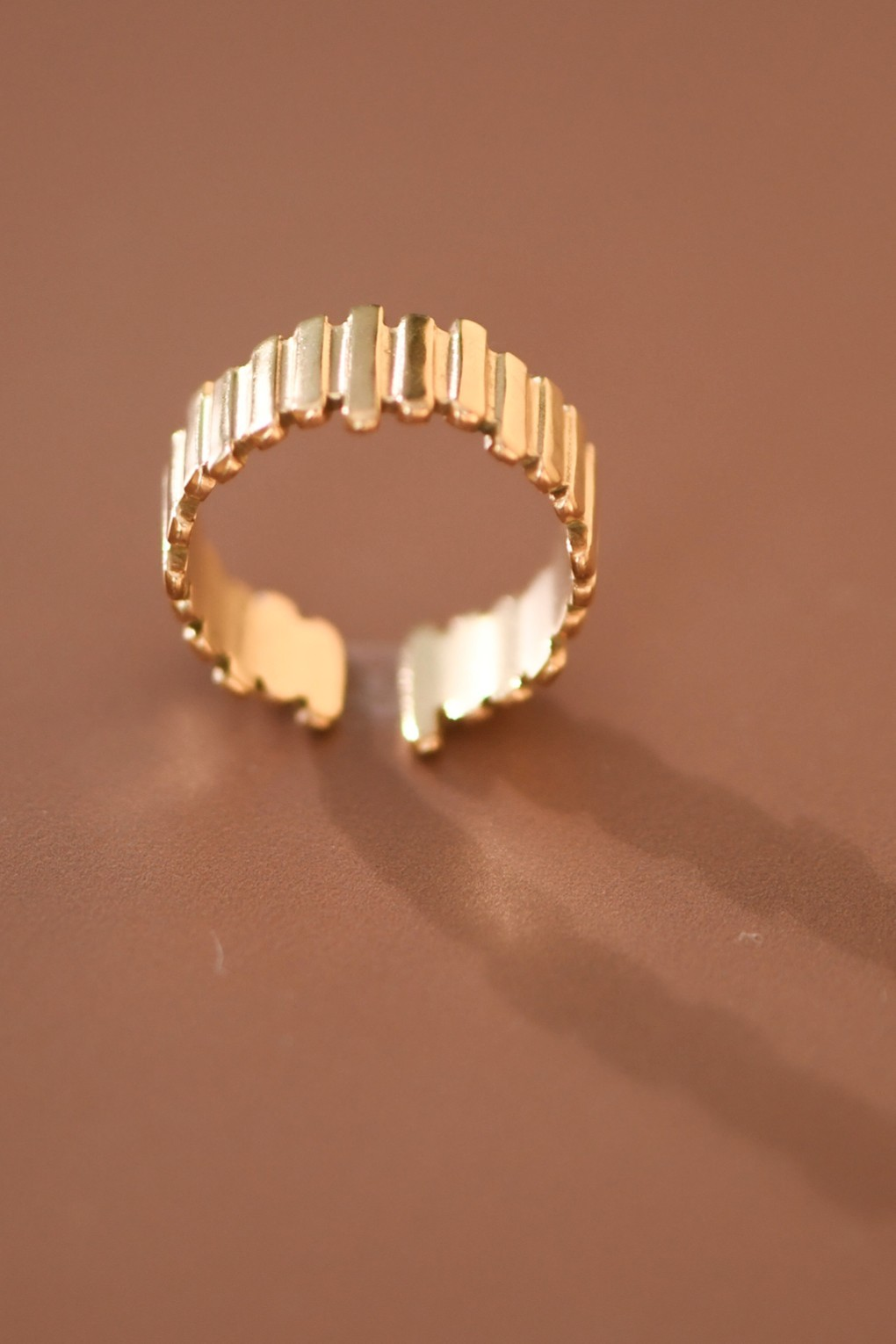 Deco Jagged Edge Gold Ring